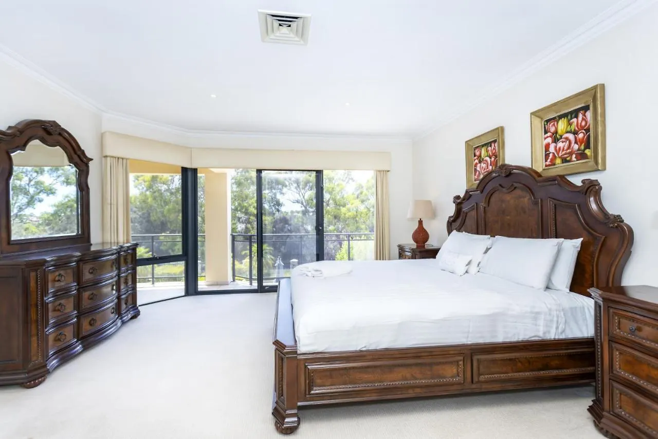 Сasa de vacaciones Grand Riverview Manor With Pool & River Access - Executive Escapes Perth