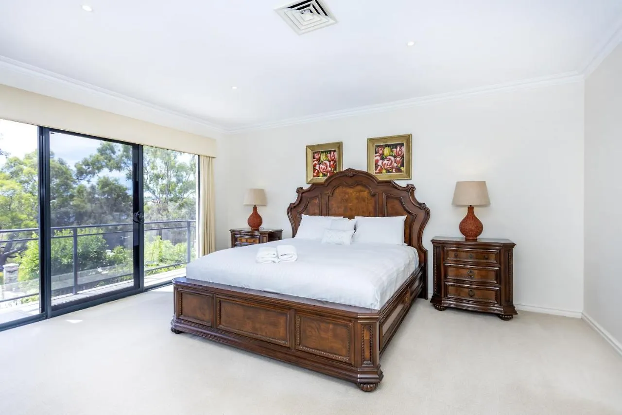Сasa de vacaciones Grand Riverview Manor With Pool & River Access - Executive Escapes Perth