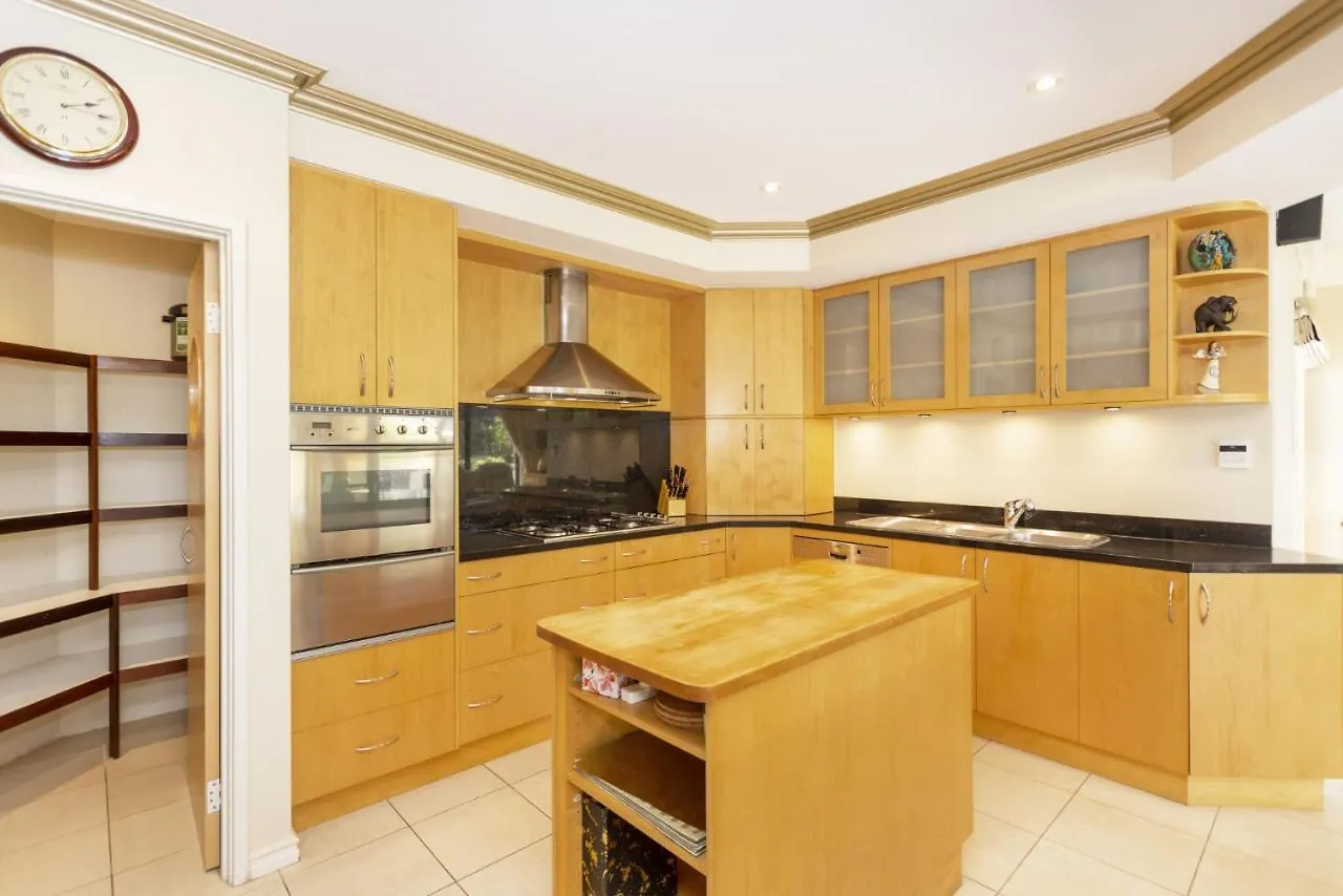 Сasa de vacaciones Grand Riverview Manor With Pool & River Access - Executive Escapes Perth